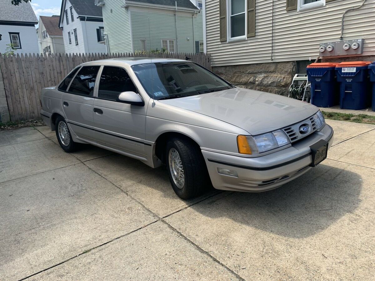 1989 Ford Taurus SHO