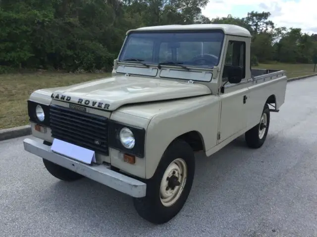 1989 Land Rover Defender PU 2.5L Diesel 4WD  4 speed