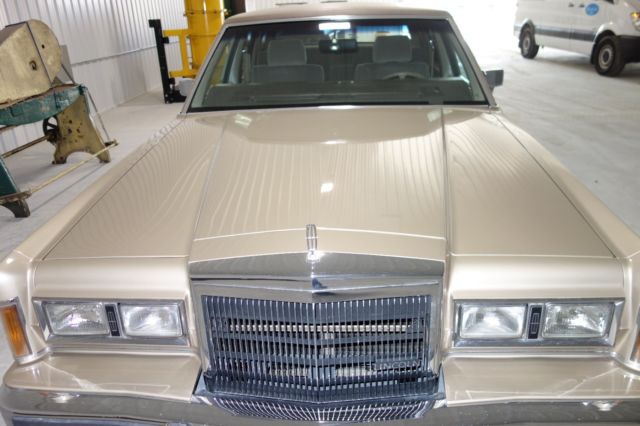 1989 Lincoln Town Car