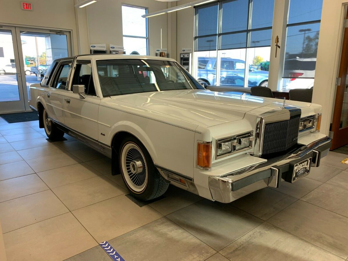 1989 Lincoln Town Car