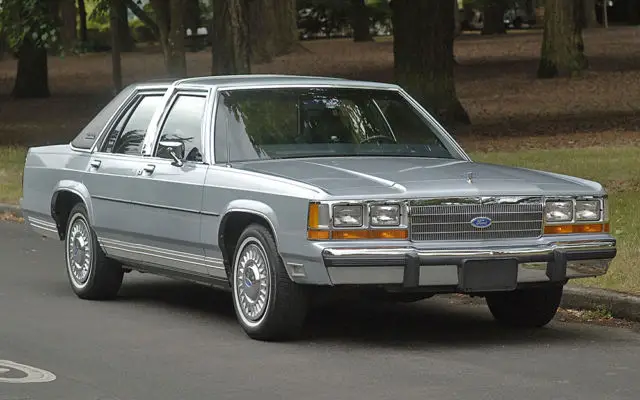 1989 Ford Crown Victoria LTD LX