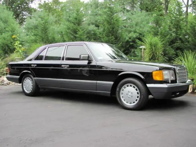 1989 Mercedes-Benz 300-Series