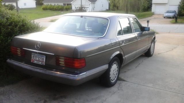 1989 Mercedes-Benz 300-Series