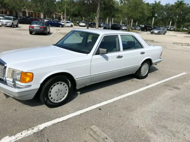 1989 Mercedes-Benz 300-Series