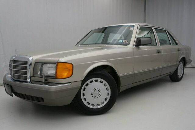 1989 Mercedes-Benz 300SEL --