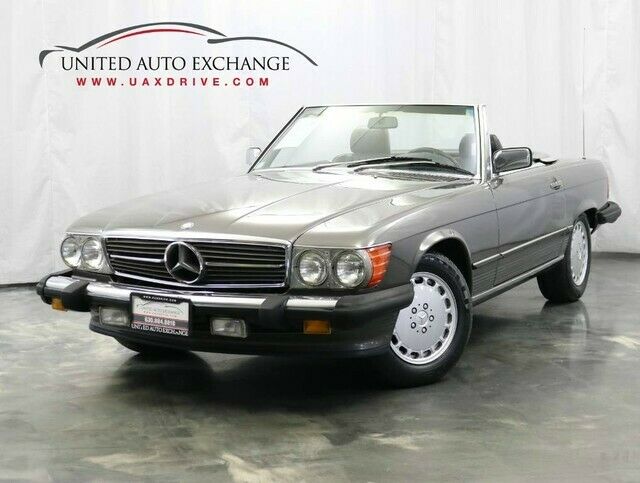 1989 Mercedes-Benz 500-Series 560SL / 5.6L 8-Cyl Engine / RWD / CONVERTIBLE (Sof