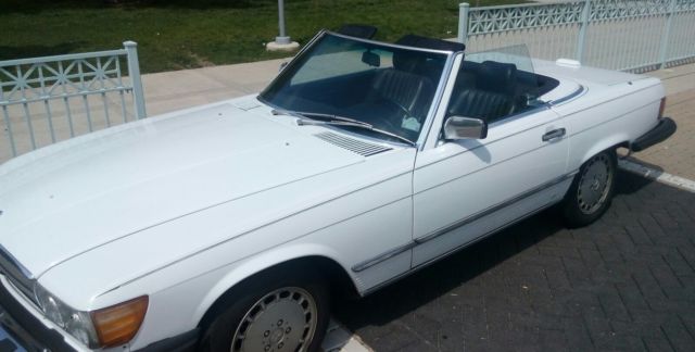 1989 Mercedes-Benz SL-Class Two door