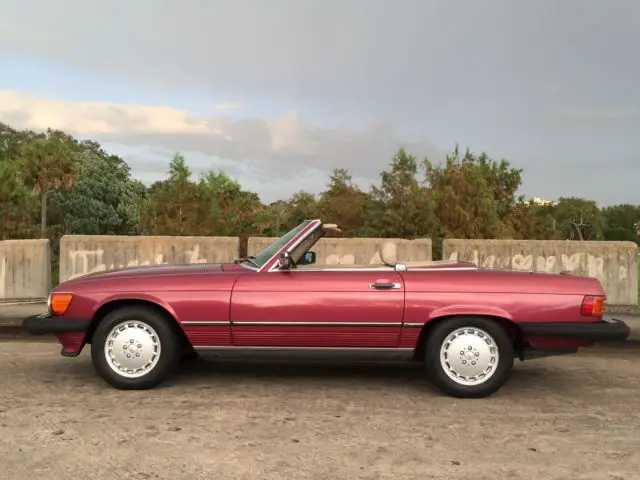 1989 Mercedes-Benz SL-Class 560SL in Garnet Red Metallic w. Parchment leather