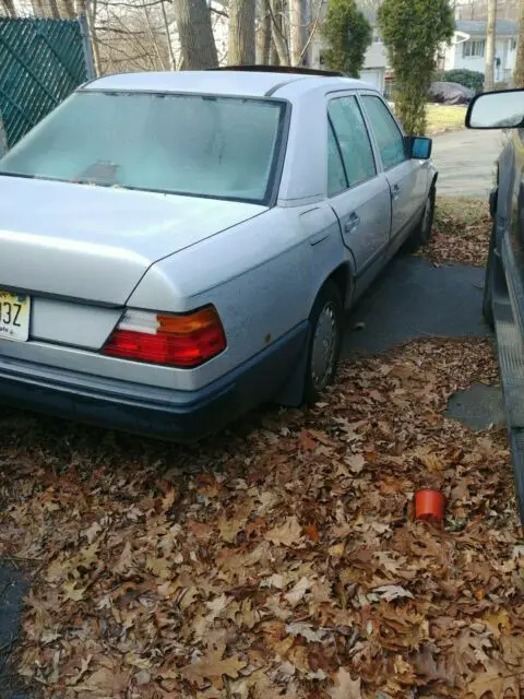 1989 Mercedes-Benz 300-Series