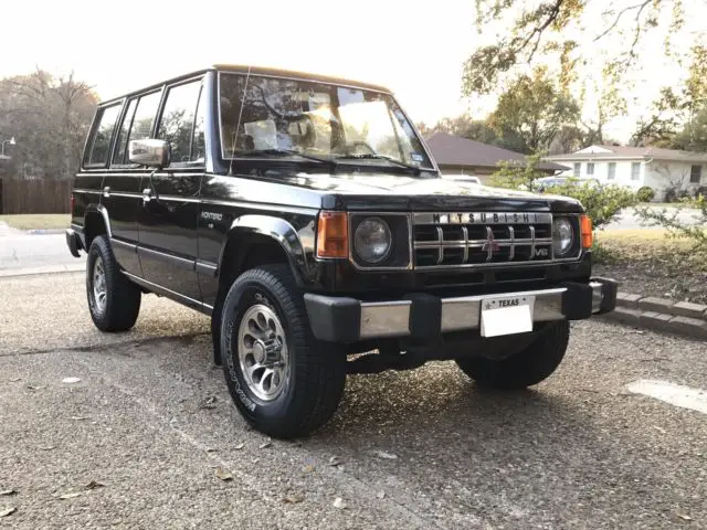 1989 Mitsubishi Montero LS