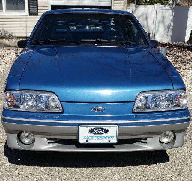 1989 Ford Mustang Bright Regatta Blue/Platinum Exterior