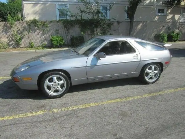 1989 Porsche 928 S4