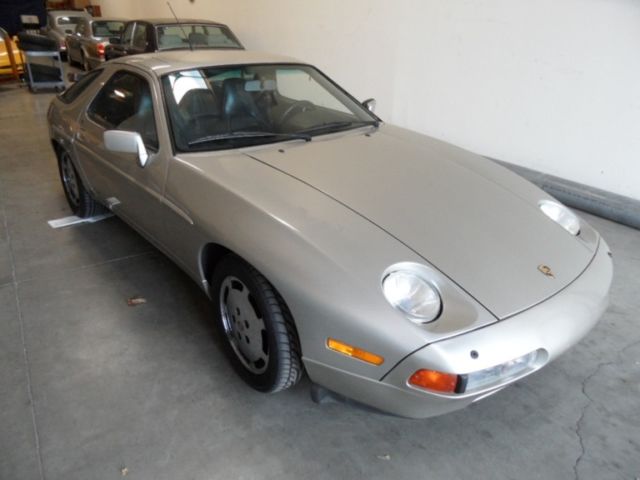 1989 Porsche 928 BLUE