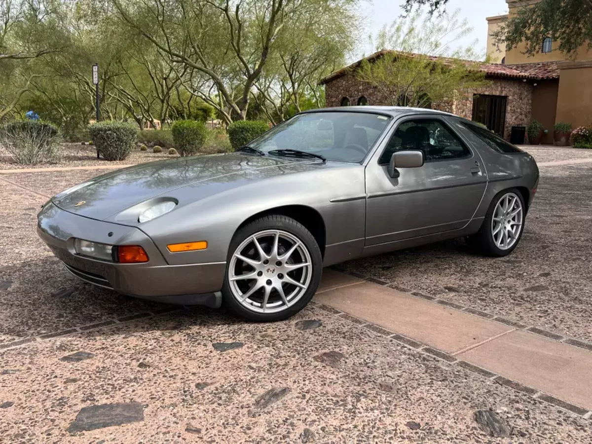 1989 Porsche 928 S-4