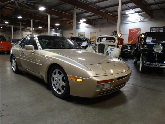 1989 Porsche 944 --