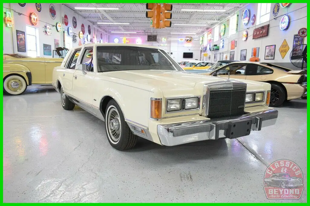 1989 Lincoln Town Car Signature