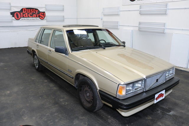 1989 Volvo 740 Runs Drives Body Inter VGood 2.3L I4 4 spd auto