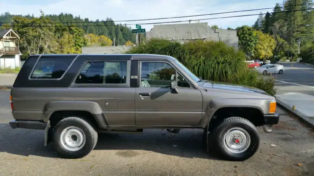 1989 Toyota 4Runner DLX Sport Utility 2-Door