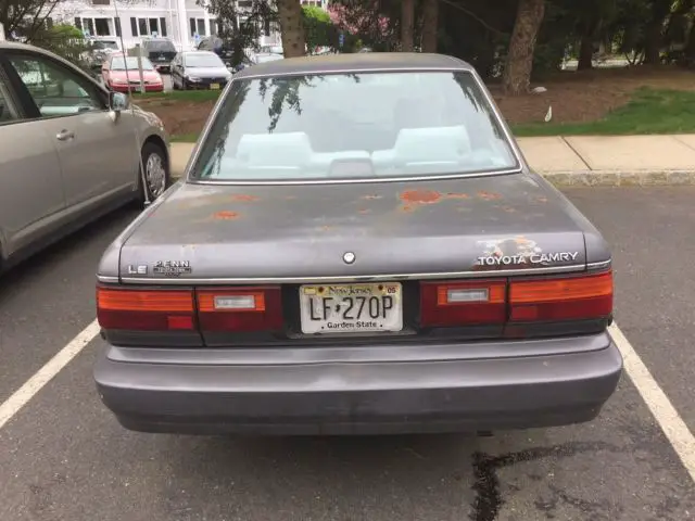 1989 Toyota Camry LE Sedan 4-Door