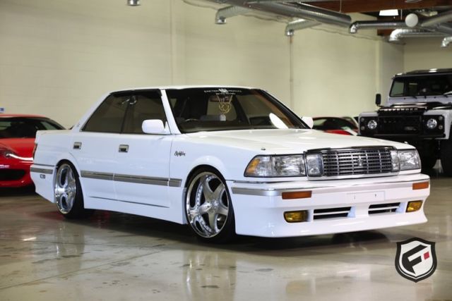 1989 Toyota Crown --