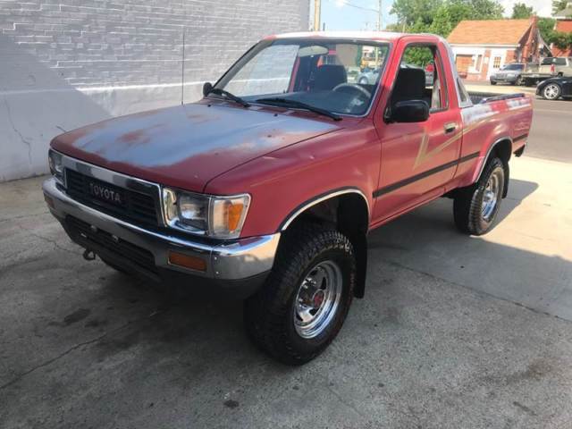 1989 Toyota Tacoma Deluxe 2dr 4WD Standard Cab SB