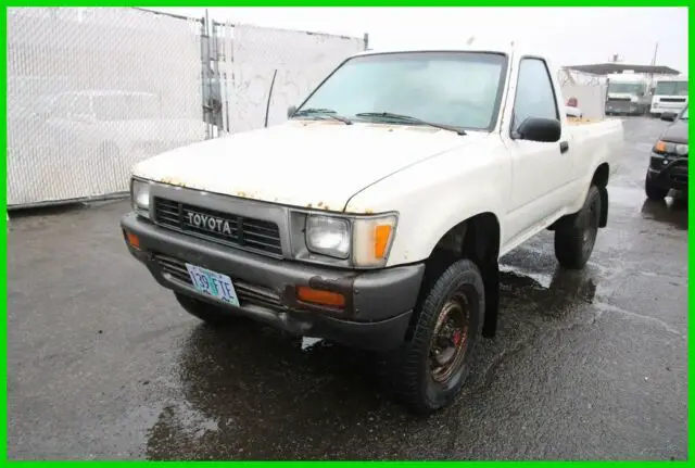 1989 Toyota Pickup Deluxe