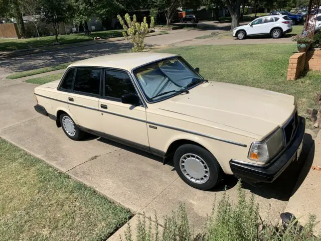 1989 Volvo 240 DL 4dr Sedan