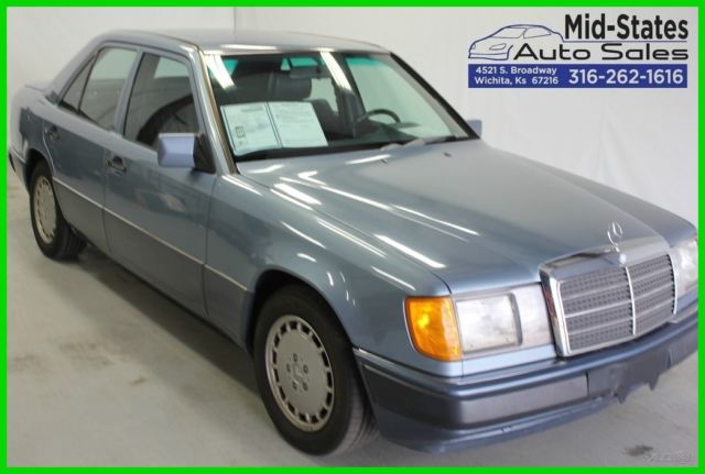 1990 Mercedes-Benz 300-Series 4 Dr