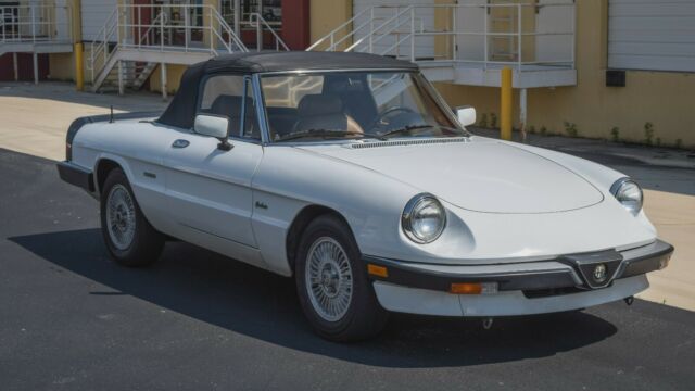 1990 Alfa Romeo Spider Graduate