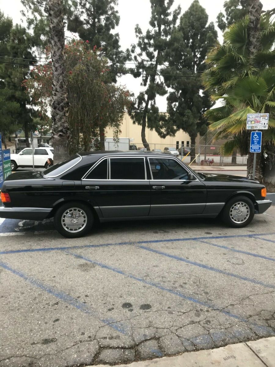 1990 Mercedes-Benz 300-Series