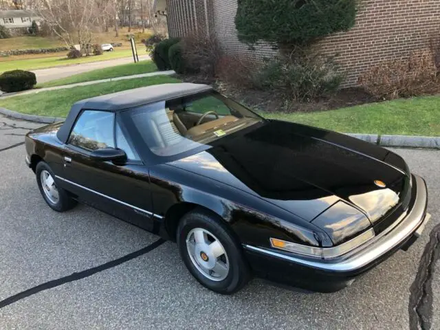 1990 Buick Reatta --