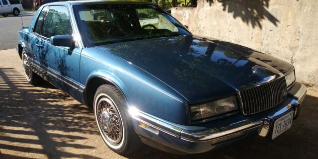 1990 Buick Riviera Luxury