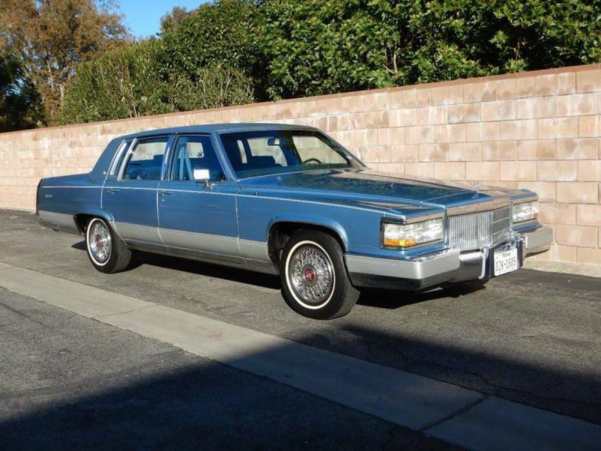 1990 Cadillac Brougham D'elegance 4dr Sedan