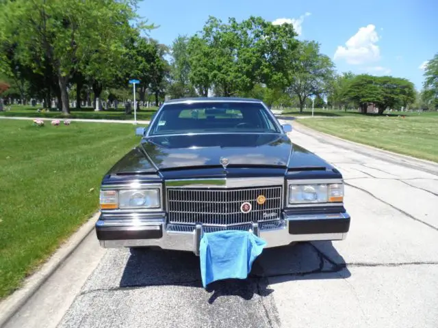 1990 Cadillac Brougham d"Elegance