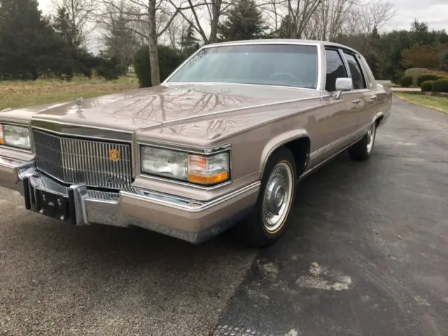 1990 Cadillac Brougham Dâ€™elegance