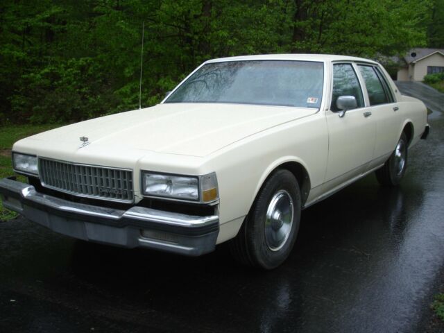 1990 Chevrolet Caprice 9C1 former Sheriff vehicle