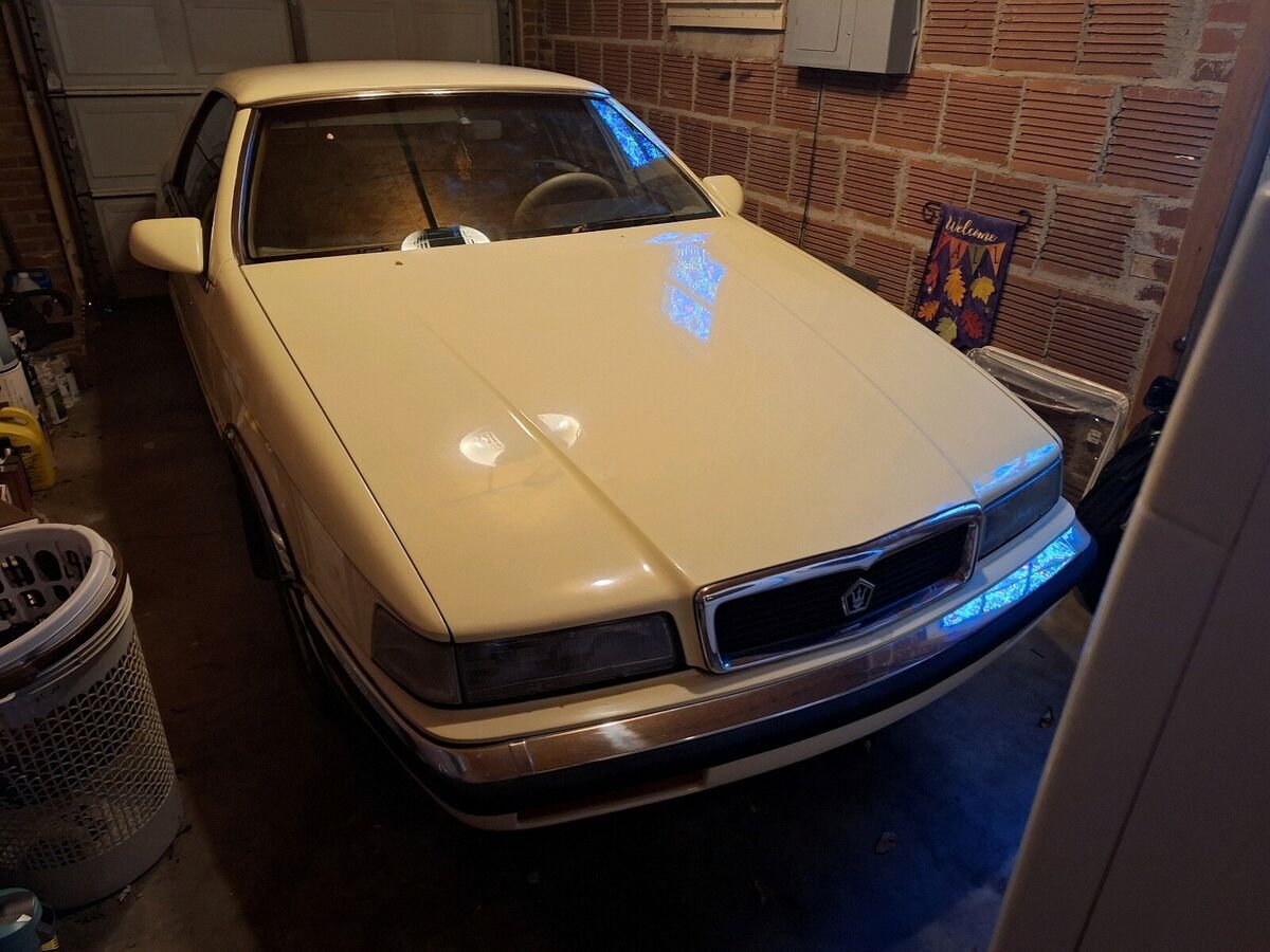 1990 Chrysler TC Maserati BY MASERATI