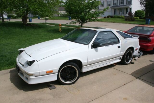 1990 Dodge Daytona Shelby