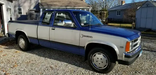 1990 Dodge Dakota