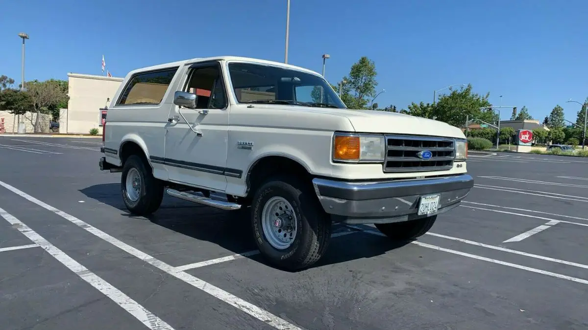 1990 Ford Bronco XLT Lariat