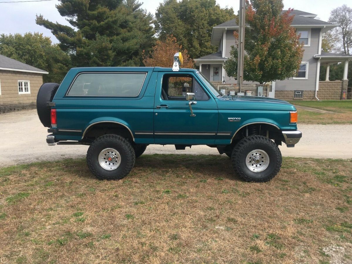 1990 Ford Bronco XLT