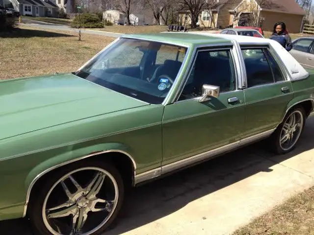 1990 Ford Crown Victoria