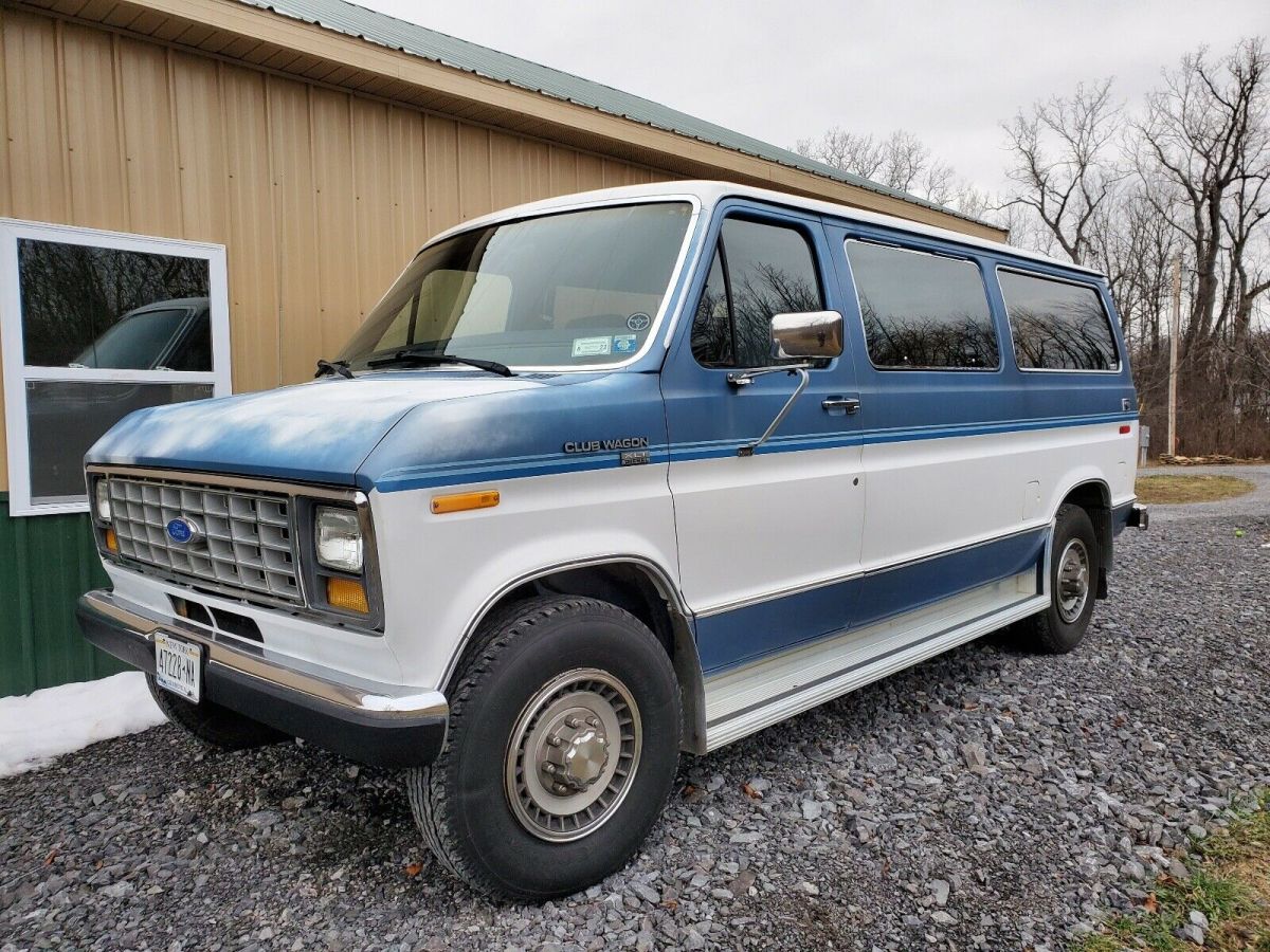 1990 Ford E-250 Econoline Club Wagon E250