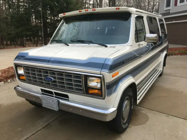 1990 Ford E-Series Van