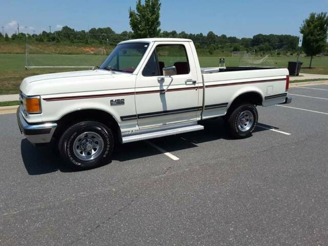 1990 Ford F-150 XLT Lariat 2dr 4WD Standard Cab SB