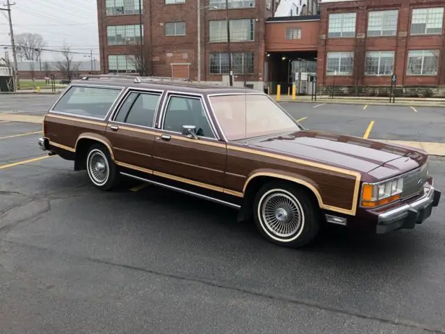 1990 Ford LTD COUNTRY SQUIRE LX LTD WOOD GRAIN