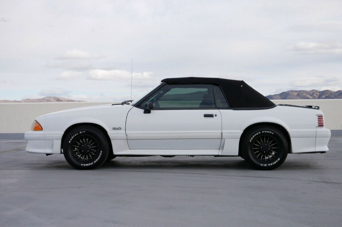 1990 Ford Mustang 2dr Convertible GT