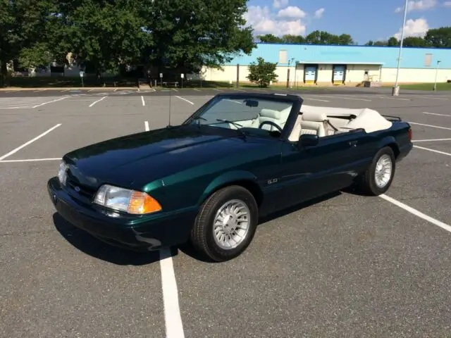 1990 Ford Mustang 7-Up Edition