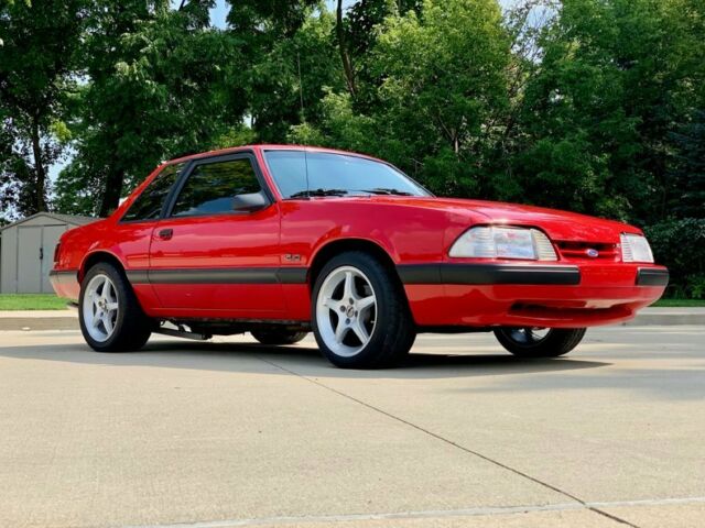 1990 Ford Mustang --