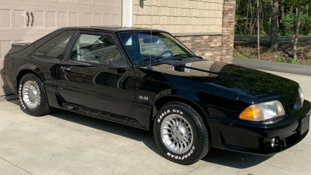 1990 Ford Mustang